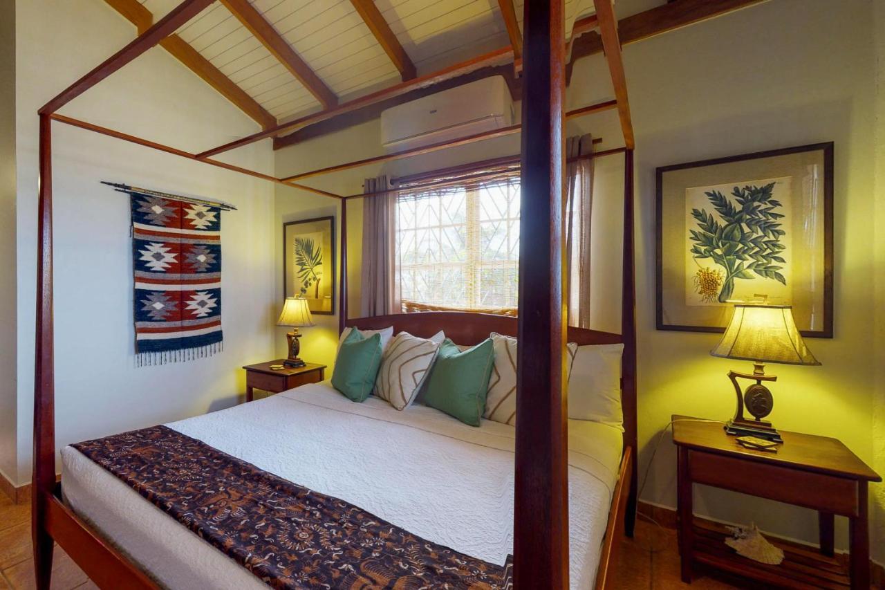 Mirasol Villa Placencia Екстериор снимка
